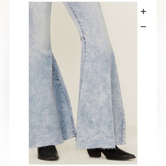 Free People Float On Indigo Marble Flare Jeans Size 28 - Picture 4 of 14